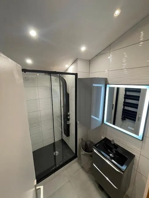 1St Floor Apartment In Central Morzine With Private Garage